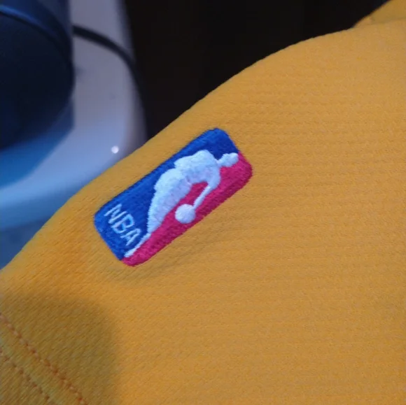 Lakers XL basketball shirt - Picture 4 of 7